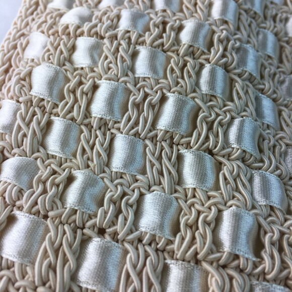 Kathy Ireland Knit Crossbody Purse Casual Handbag Woven with Keychain u - Picture 5 of 7